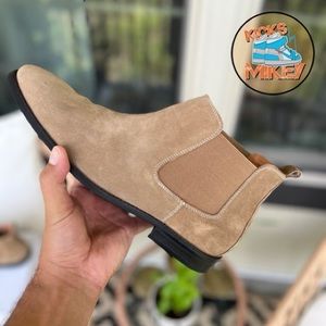 LIKE NEW- EXPRESS CHELSEA BOOTS - MENS SIZE 8  | Original Box
